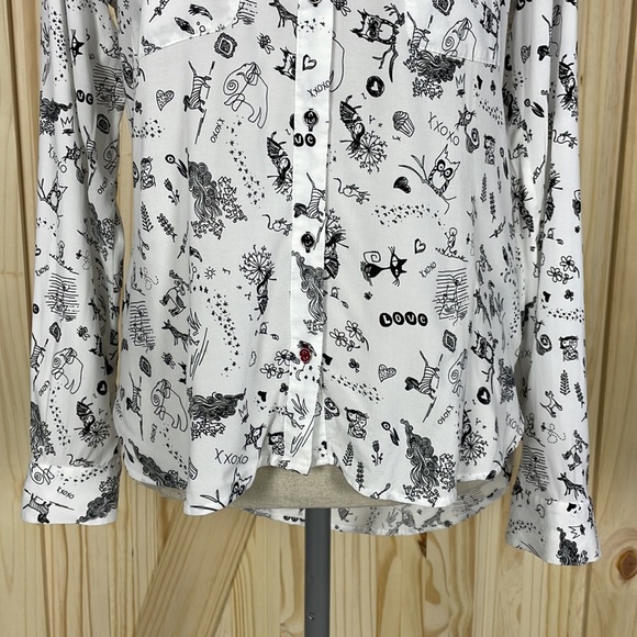 RW&CO Blouse Top White with black love motif print Size M - Picture 7 of 16